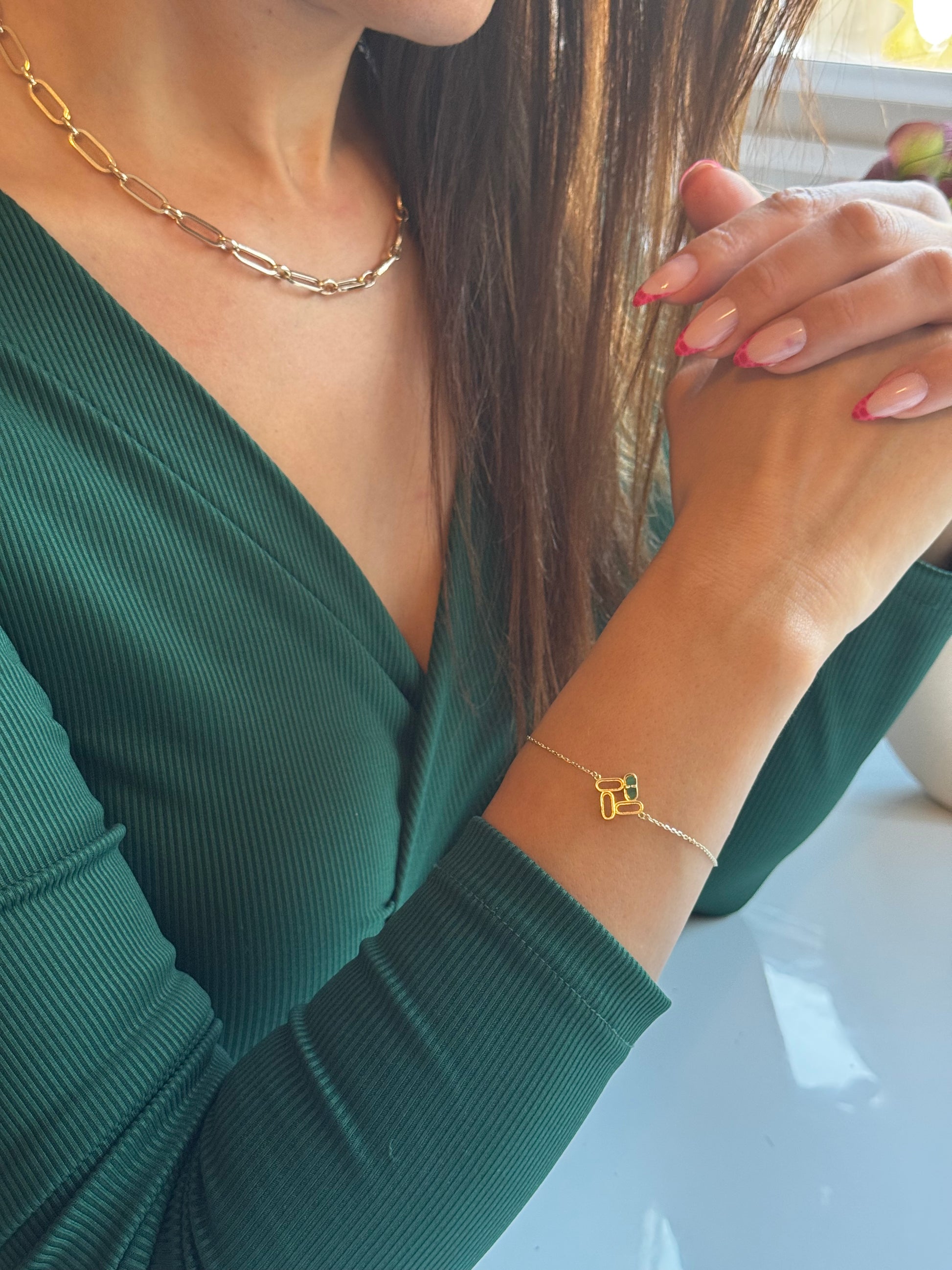 9ct Yellow Gold Green Stone Link Bracelet